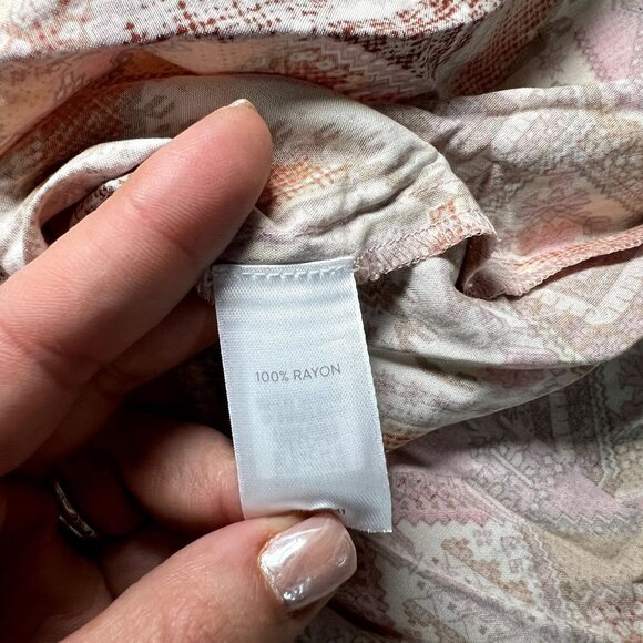 J. Jill woman size 1X Pin-tuck Tunic 100% Rayon‎ Top Earthy Peach Tribal Print - Picture 7 of 8